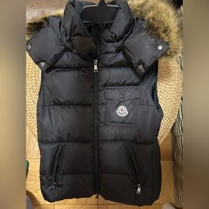 Women vest like new